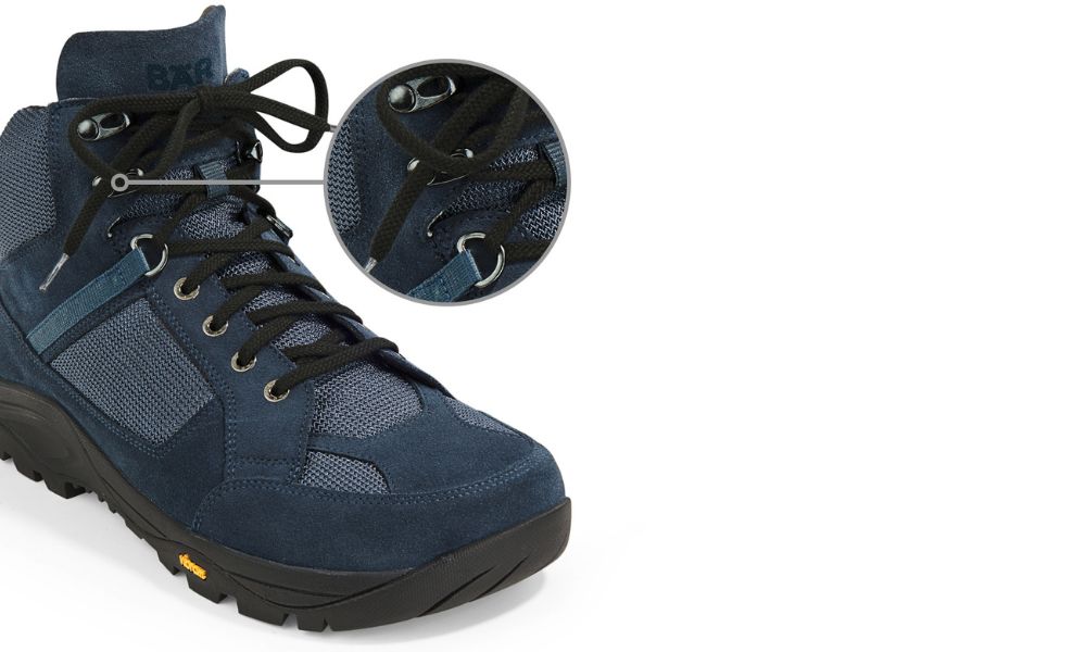 EXTRA-CLASS HIKING SHOES: